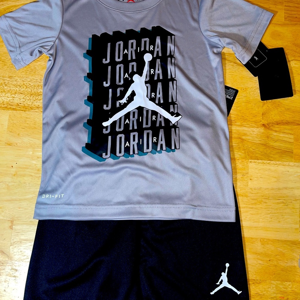 Nike Air Jordan Jumpman Seasonal Core Tee & Shorts